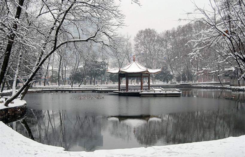 Huazhong-University-of-Science-and-Technology-campus-view