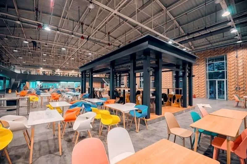 Tianjin-University-dining-hall-table