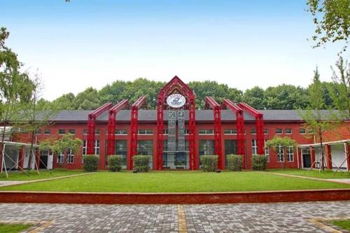 Huazhong-University-of-Science-and-Technology-campus-view