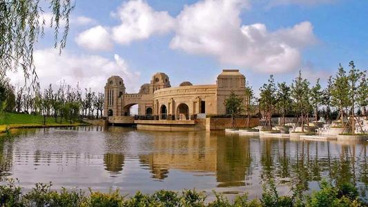 Fudan-University-lake
