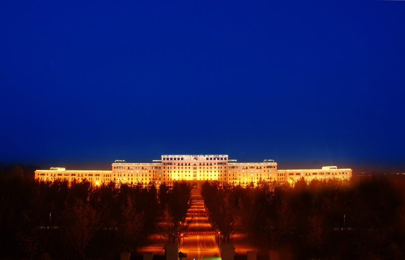 Night-scene-UESTC