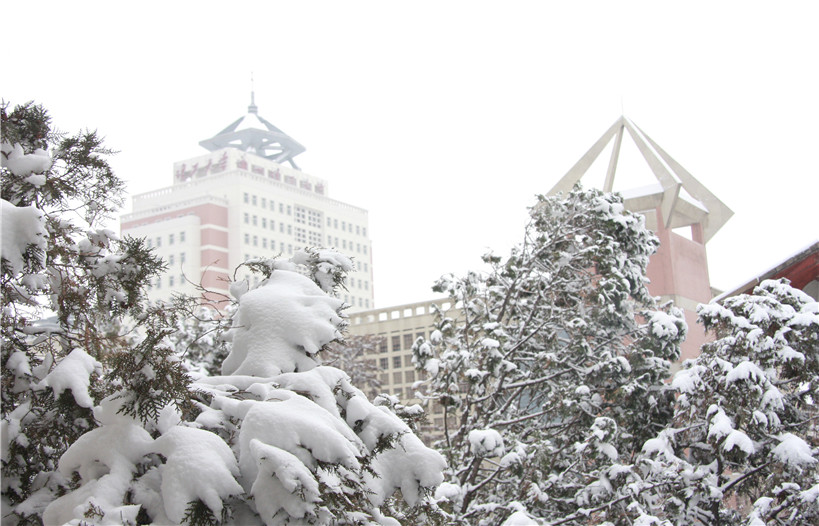 Snow-scenery-of-Lanzhou-University-of-Technology
