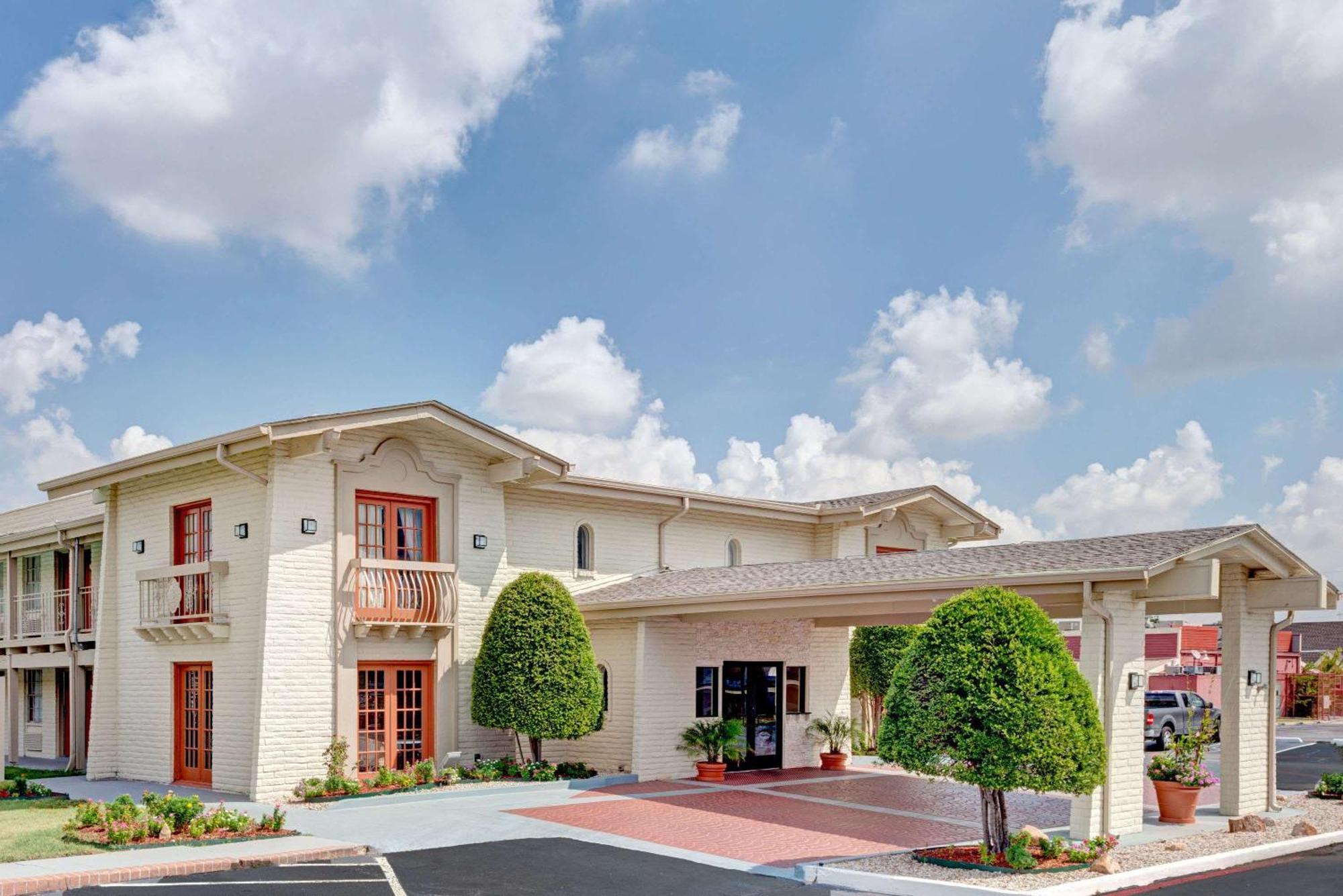 8 Travelodge by Wyndham Hotels in the South Worth Booking