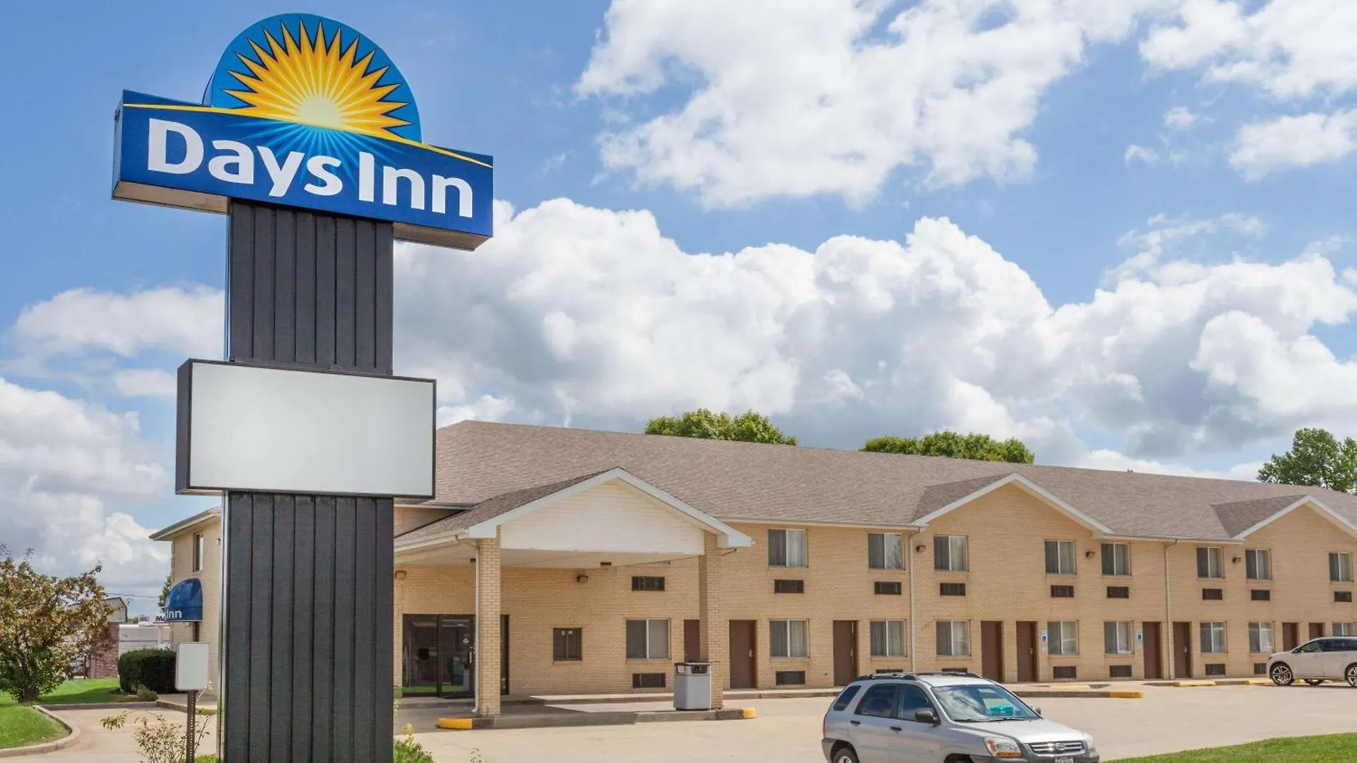 5 Days Inn by Wyndham Hotels in Illinois for Every Trip