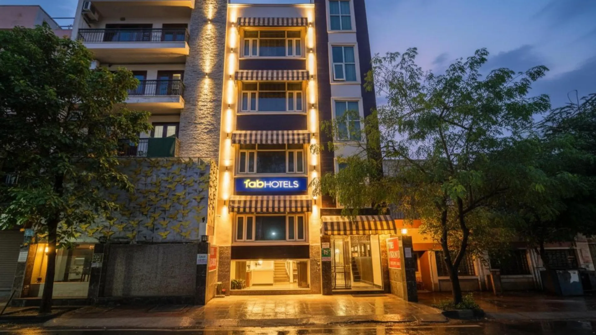 6 FabHotels Near Lotus Temple Worth Booking in Delhi