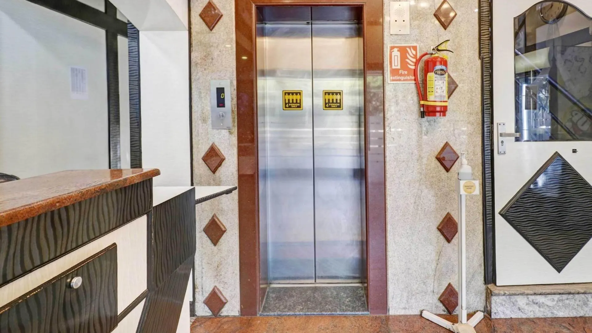 Staying Near Bangalore Central Mall: 5 OYO Hotels Compared