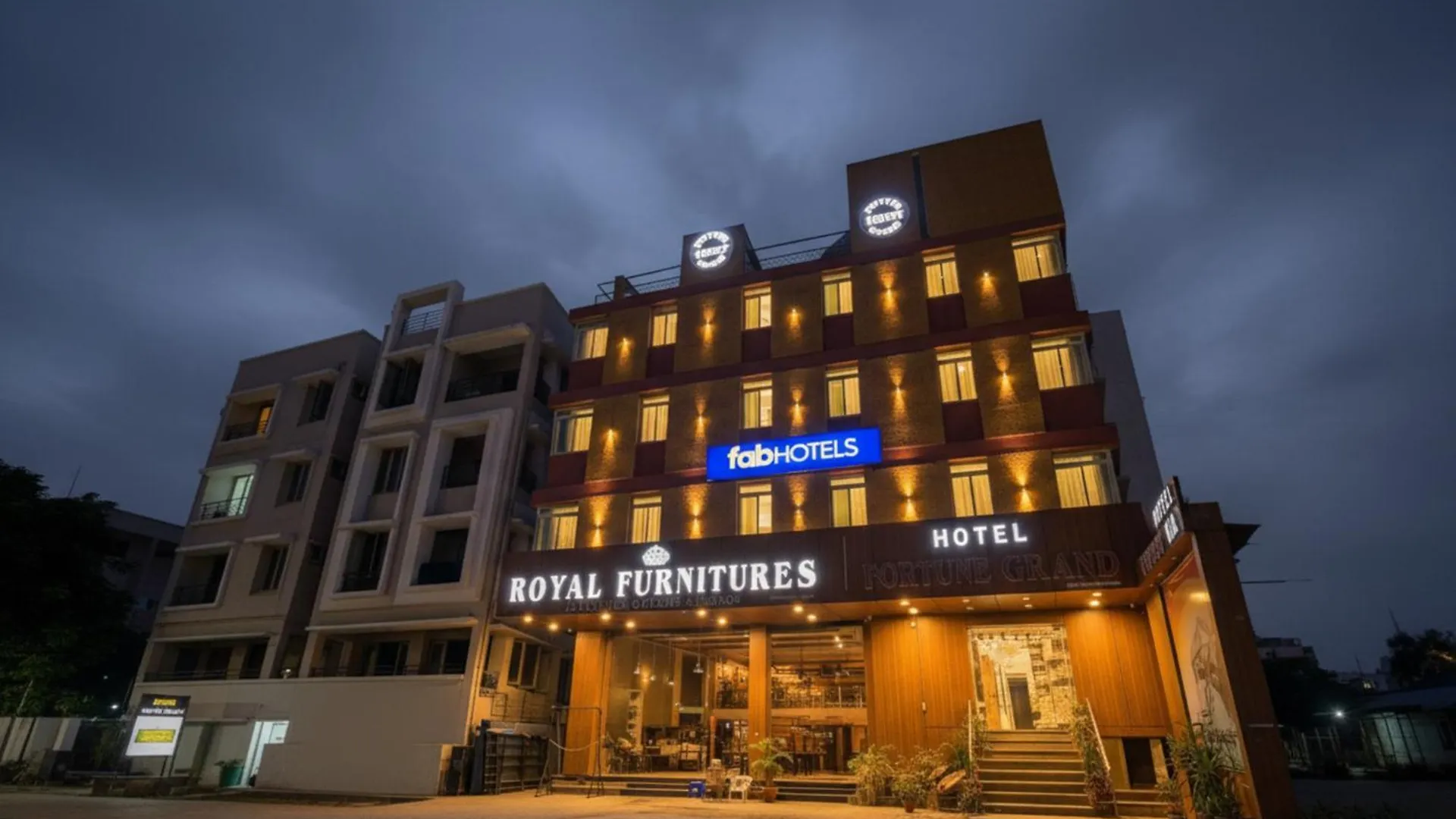 5 FabHotels Near Hyderabad Central Mall for Smart Stays