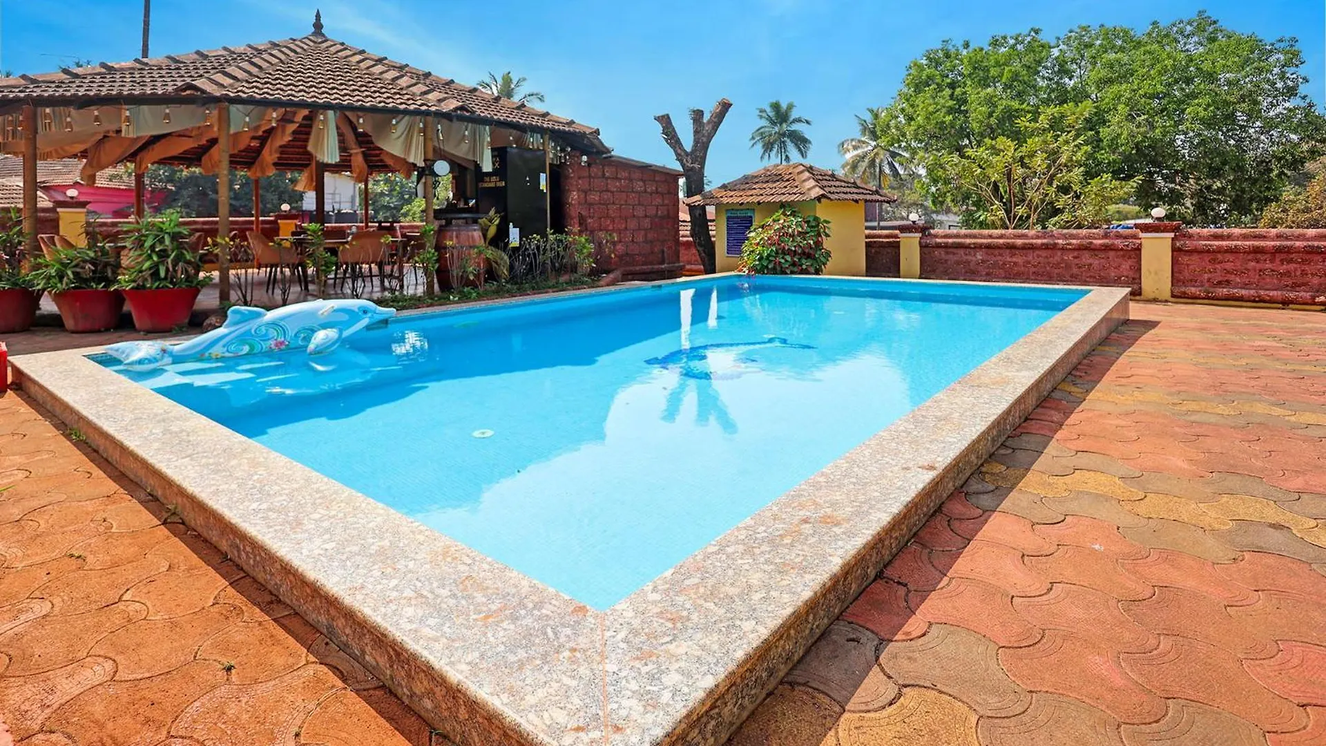 15 Central Hotels Near Casino Palms Worth Booking