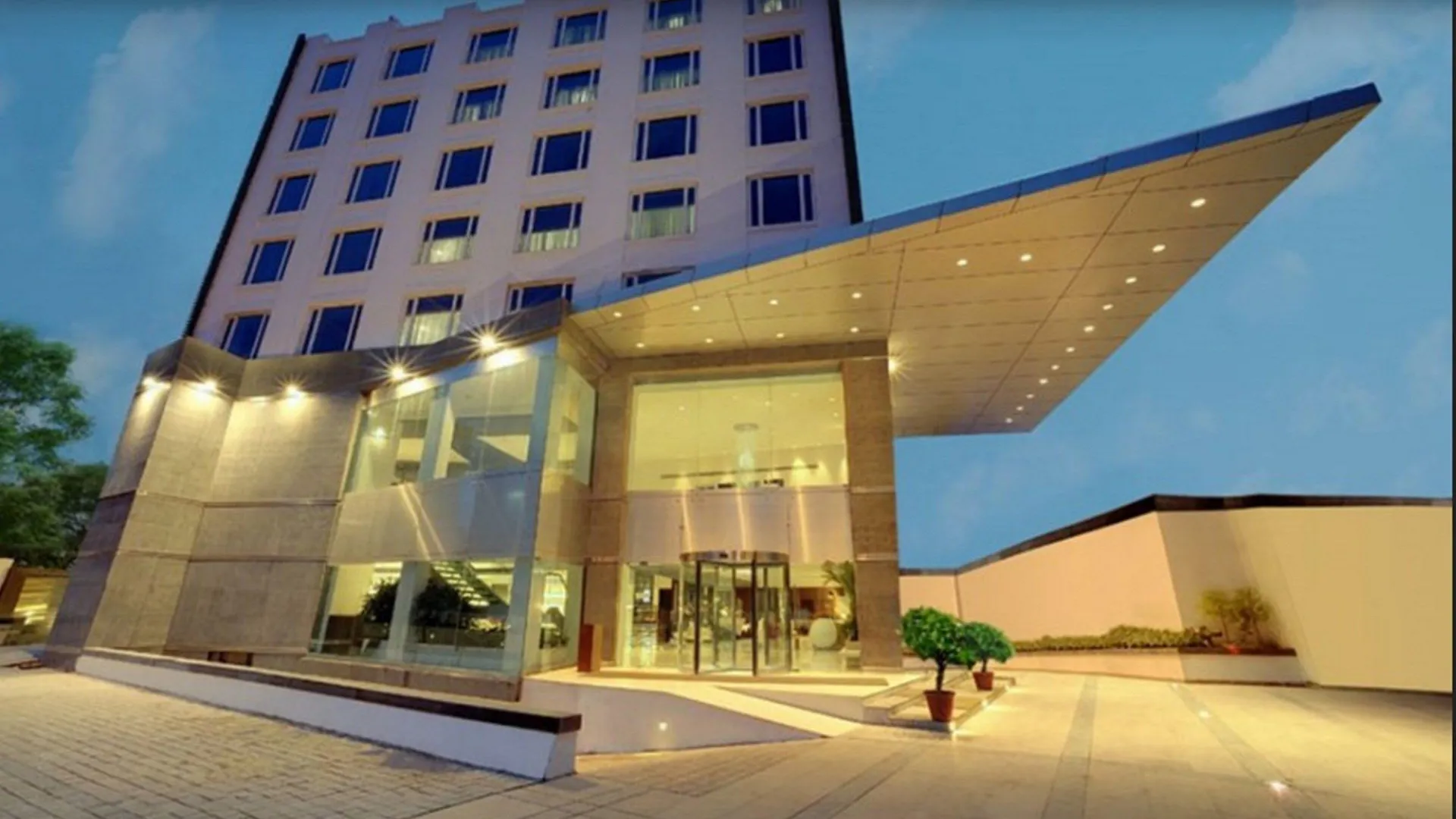 Where to Stay Near Bangalore Central Mall: 15 Best Business Hotels