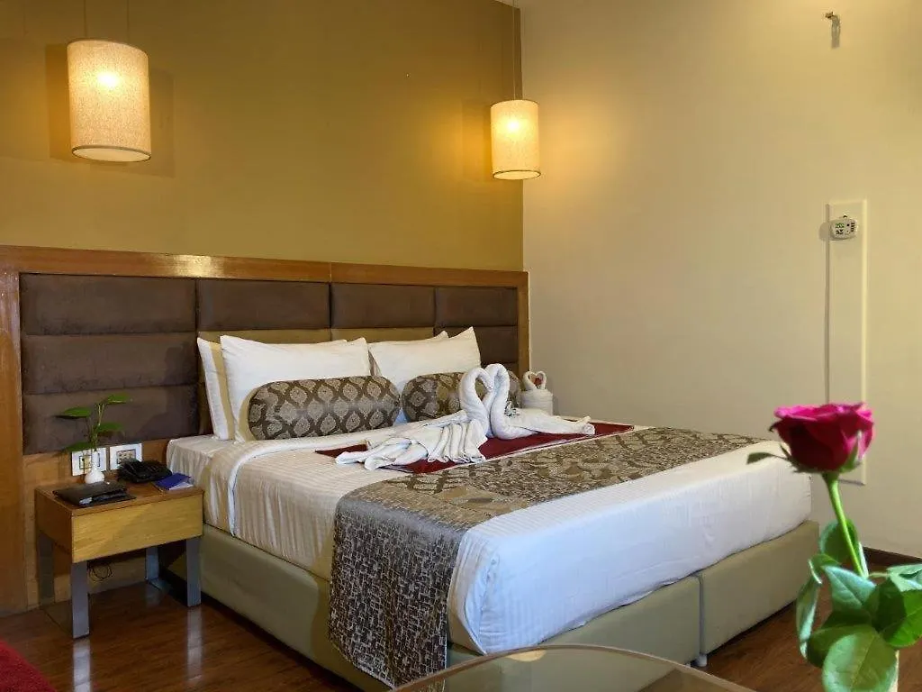 15 Smart Business Hotels Near Visvesvaraya Museum Worth Booking