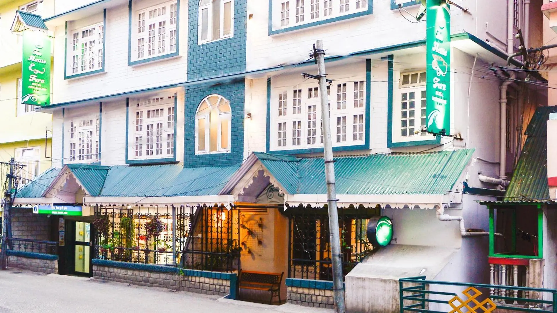 10 Family Hotels Close to Rumtek Monastery Worth Booking