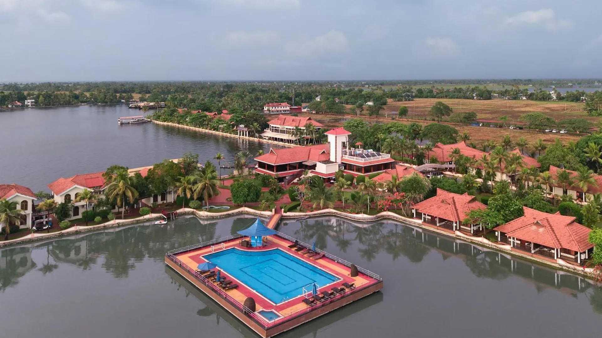 Staying Near International Coir Museum: 5 Family Hotels Compared
