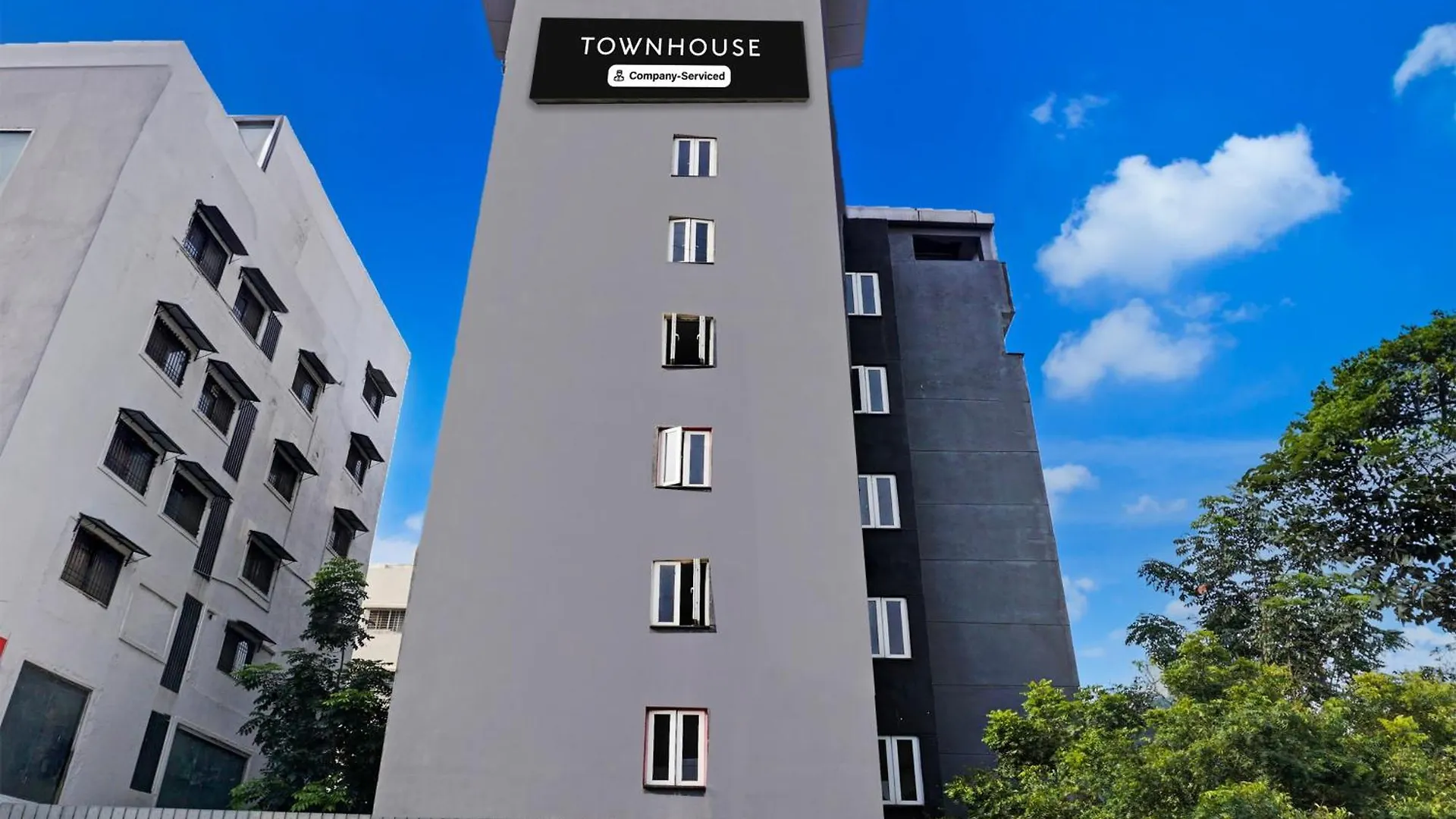 Staying Near Chaturshringi Temple: 4 Pune Hotels Compared