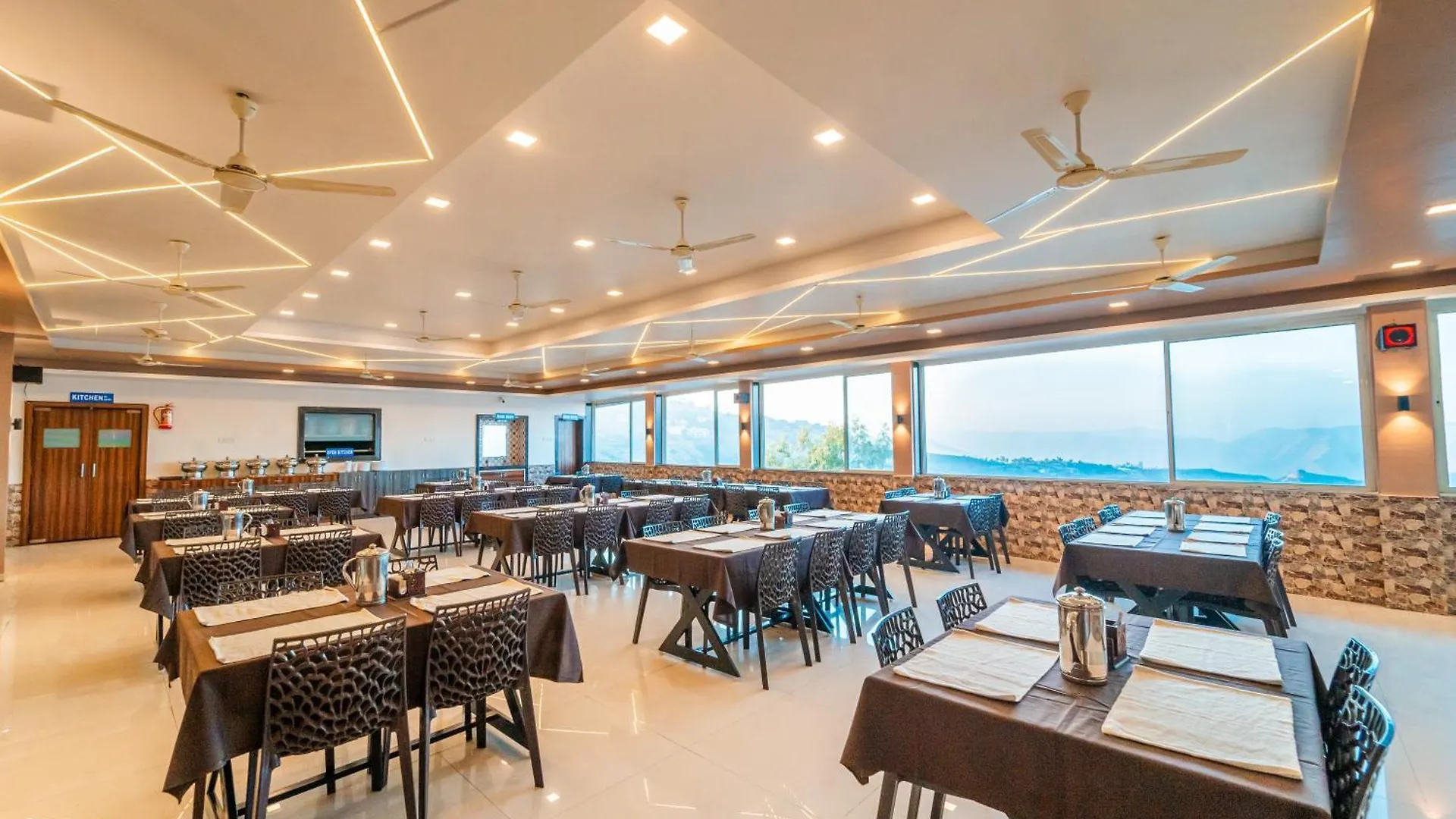 Staying in Panchgani: 5 Family Hotels Compared