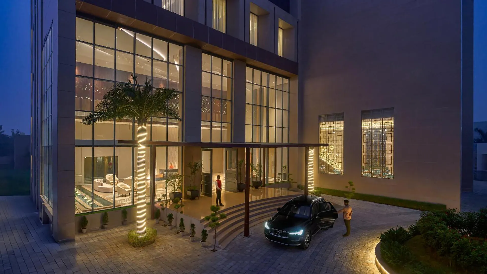 15 Top-Rated 4-Star Hotels in Uttar Pradesh, India