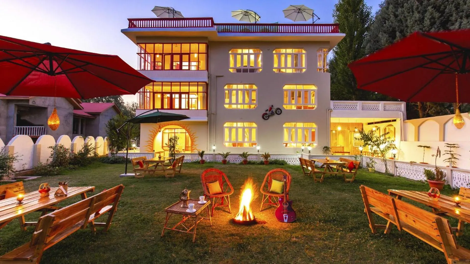 4 Budget Hotels Near Hari Parbat Worth Booking in Srinagar
