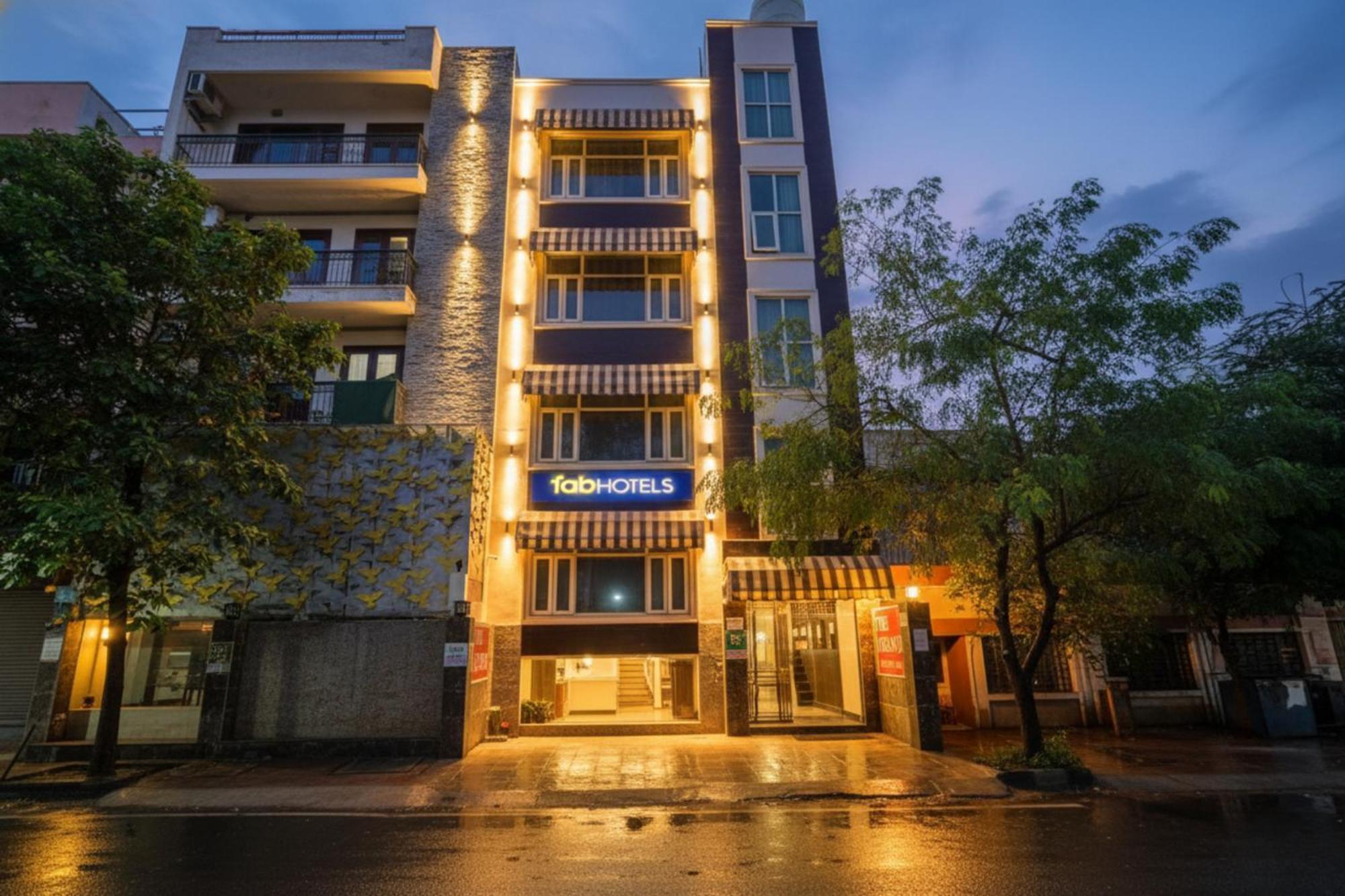 6 FabHotels Near Lotus Temple Worth Booking in Delhi