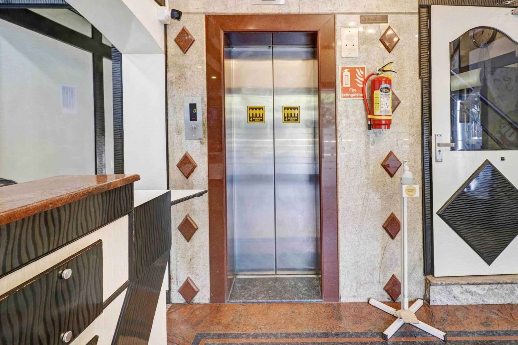 Staying Near Bangalore Central Mall: 5 OYO Hotels Compared