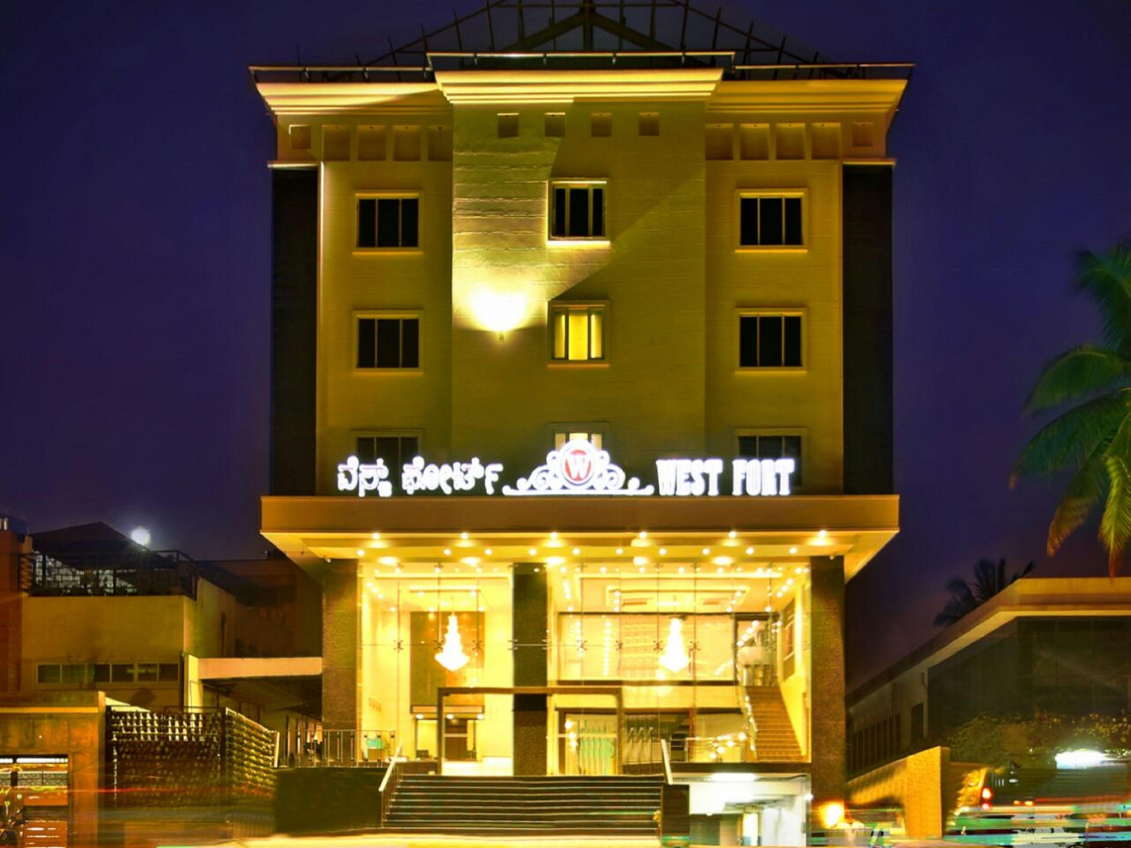 15 Best Business Hotels Close to Jawaharlal Nehru Planetarium