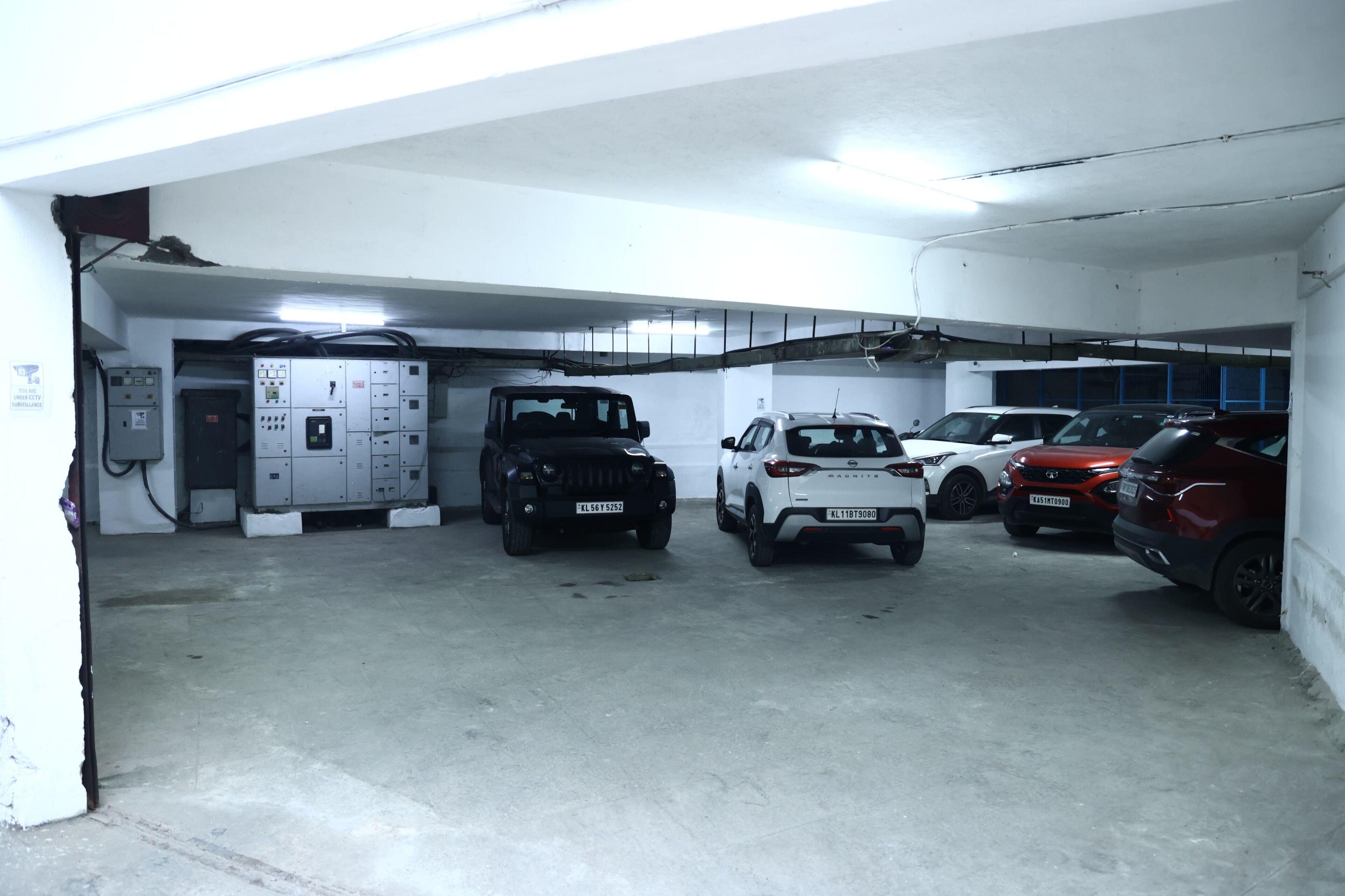 Staying Near Bangalore Central Mall: 15 Family Hotels Compared