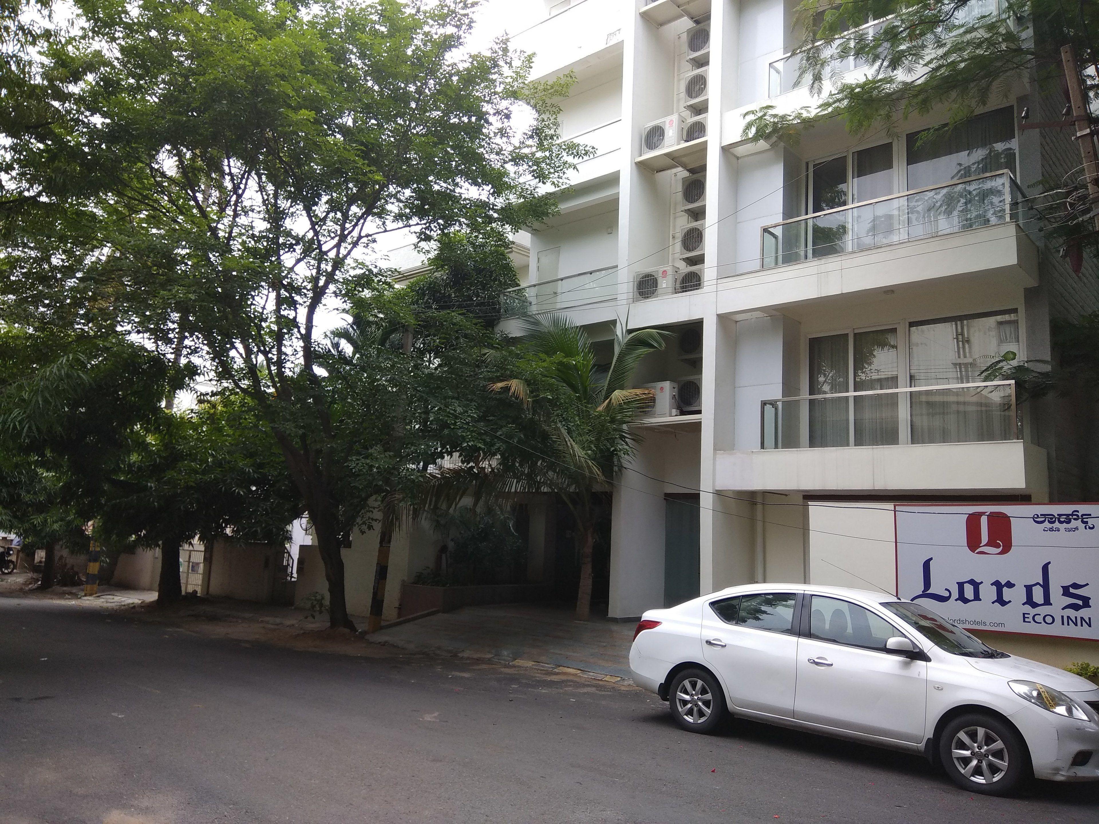 Where to Stay Near Lal Bagh: 15 Best Business Hotels