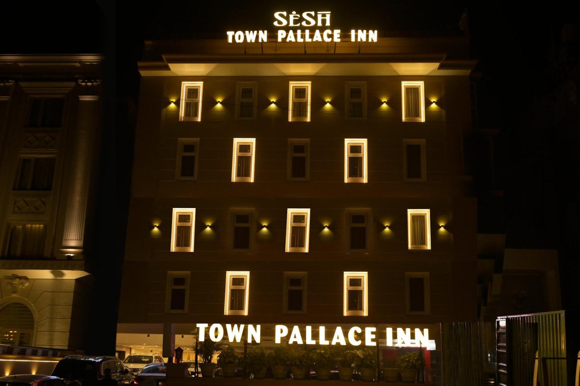 15 Family Hotels Close to National Rail Museum Delhi